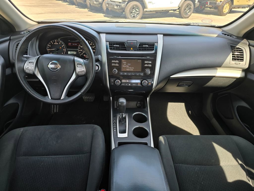 Used 2015 Nissan Altima 2.5 SV FWD image 5