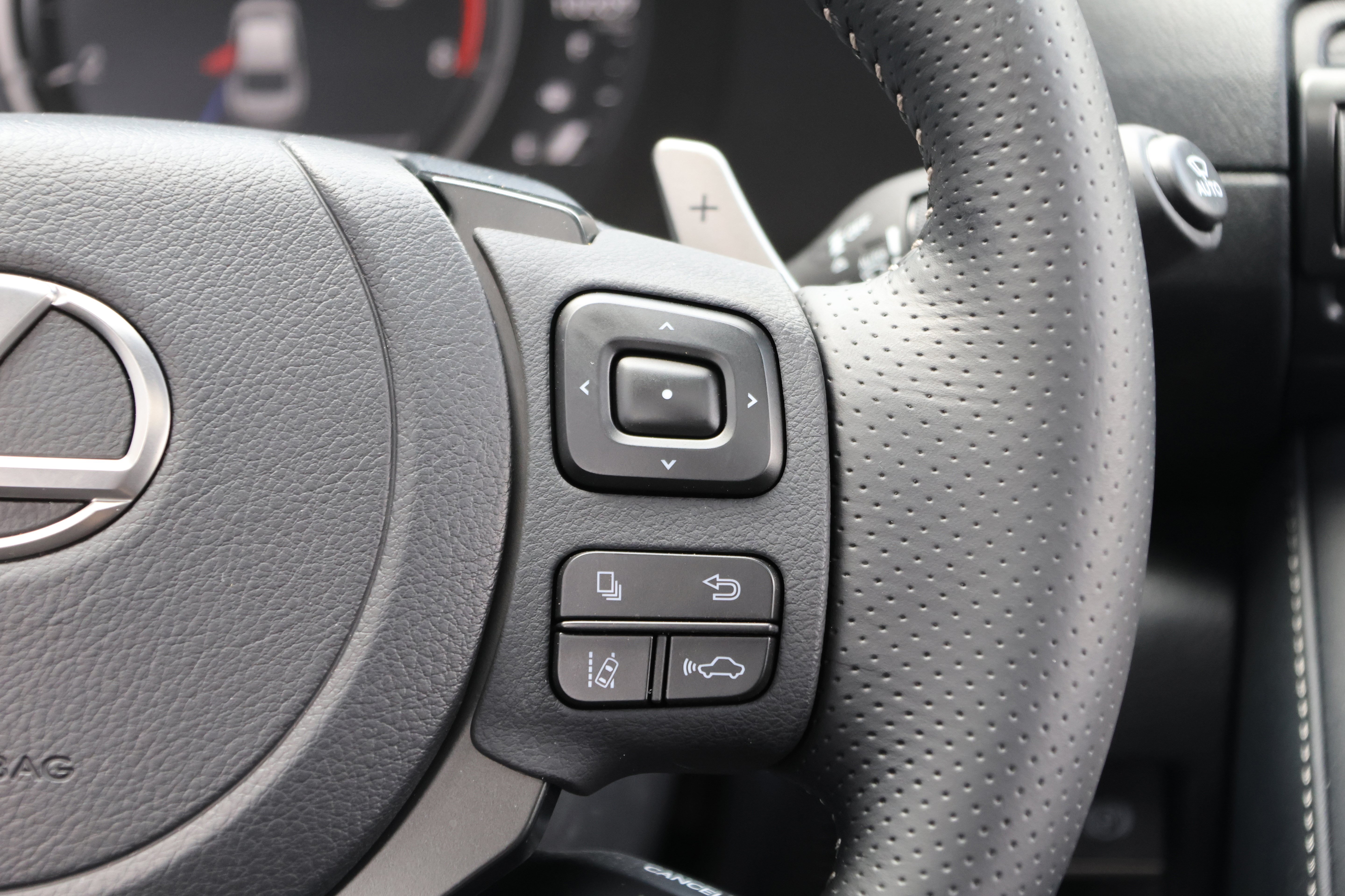 Used 2024 Lexus IS 500 RWD image 34