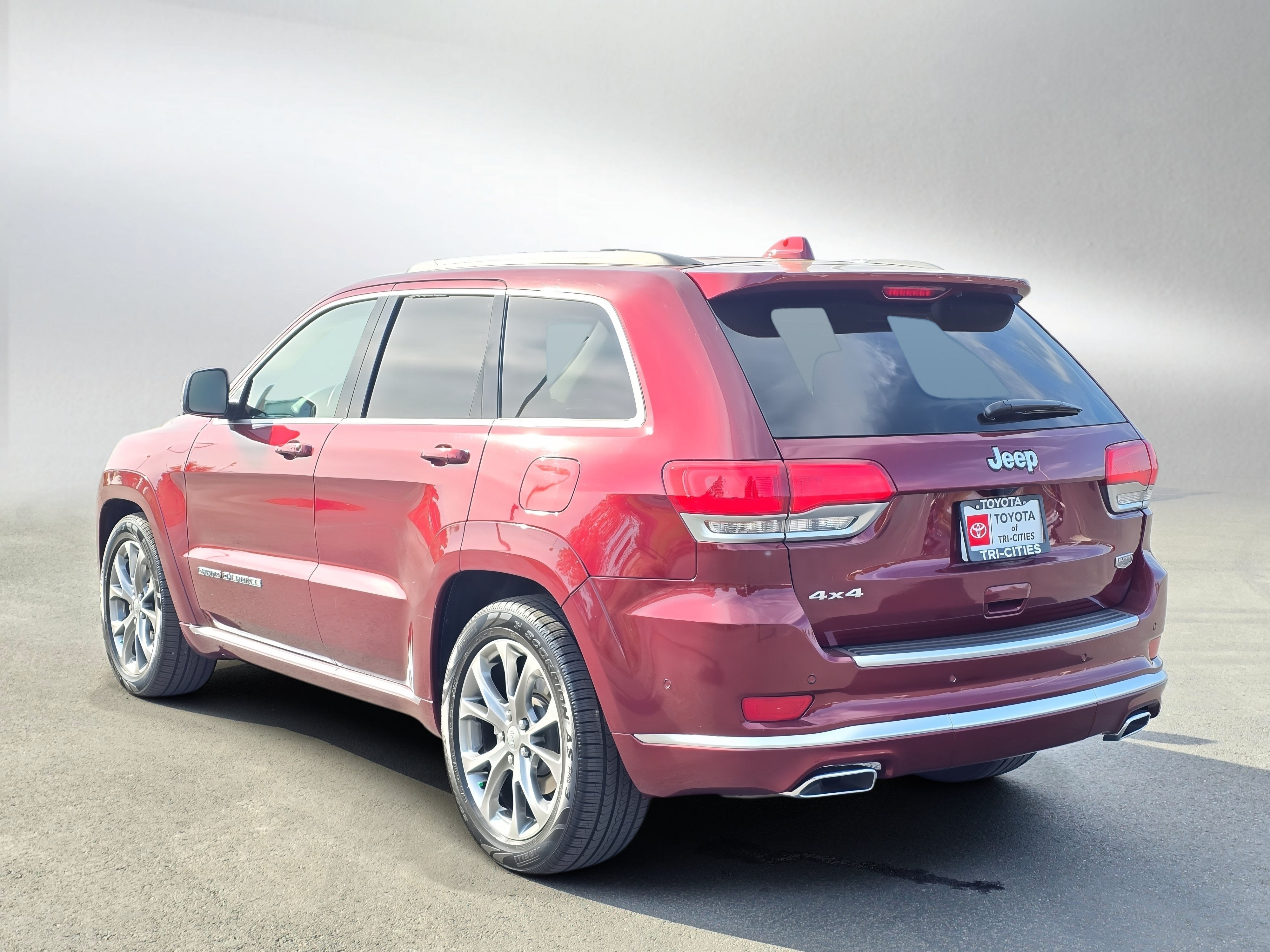 Used 2021 Jeep Grand Cherokee Summit w/ Platinum Series Group AWD/4WD image 3