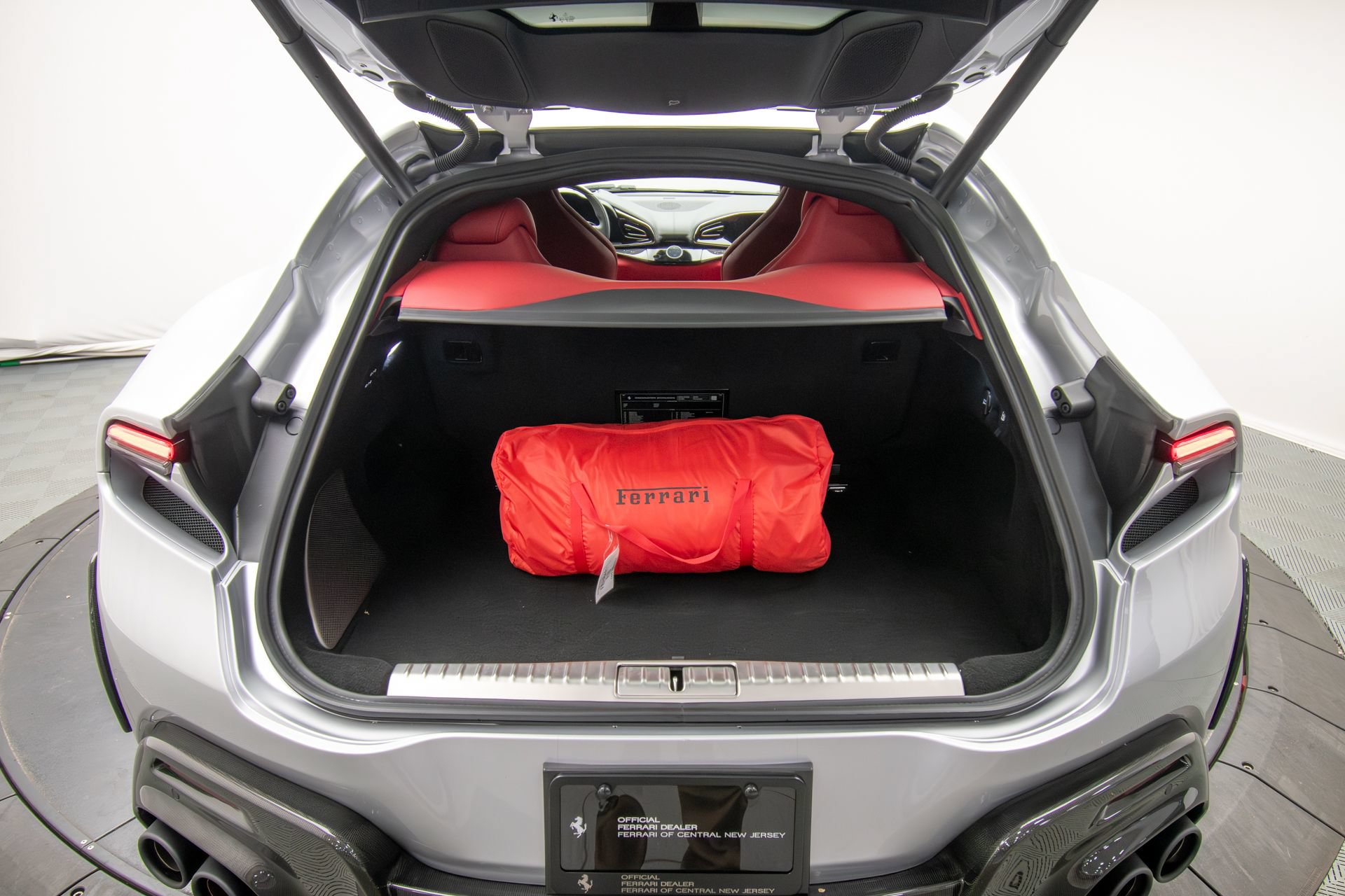 Used 2025 Ferrari Purosangue AWD/4WD image 35