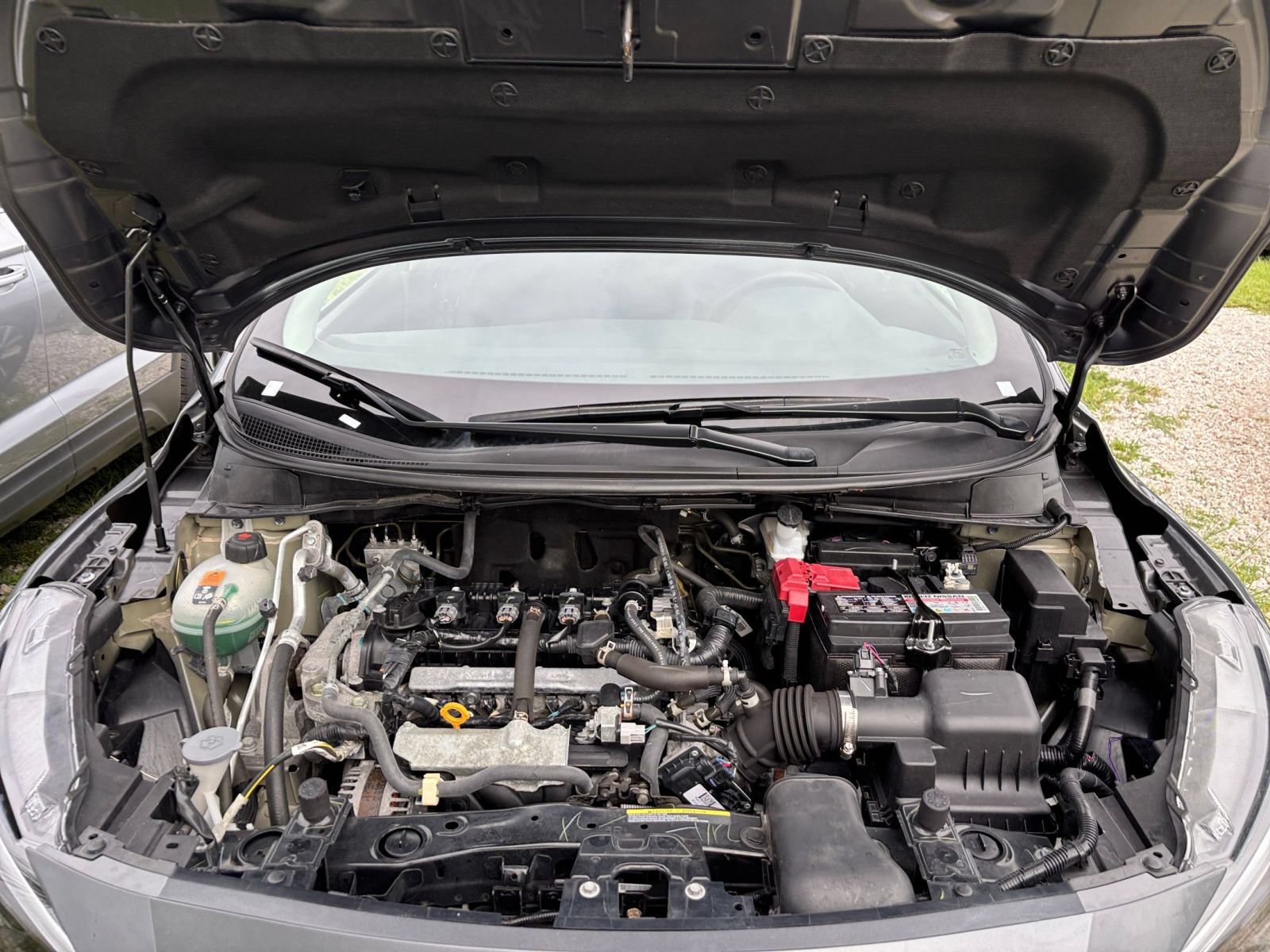 Used 2025 Nissan Versa SV FWD image 32