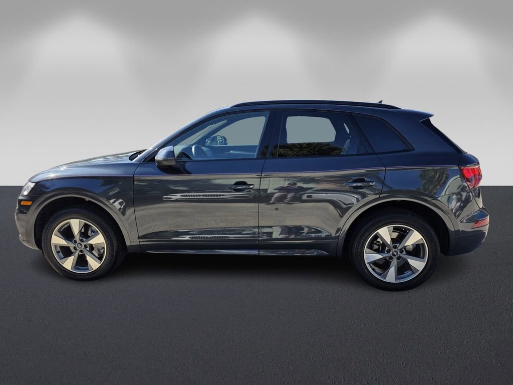 Used 2020 Audi Q5 2.0T Premium w/ Titanium Sport Package image 3