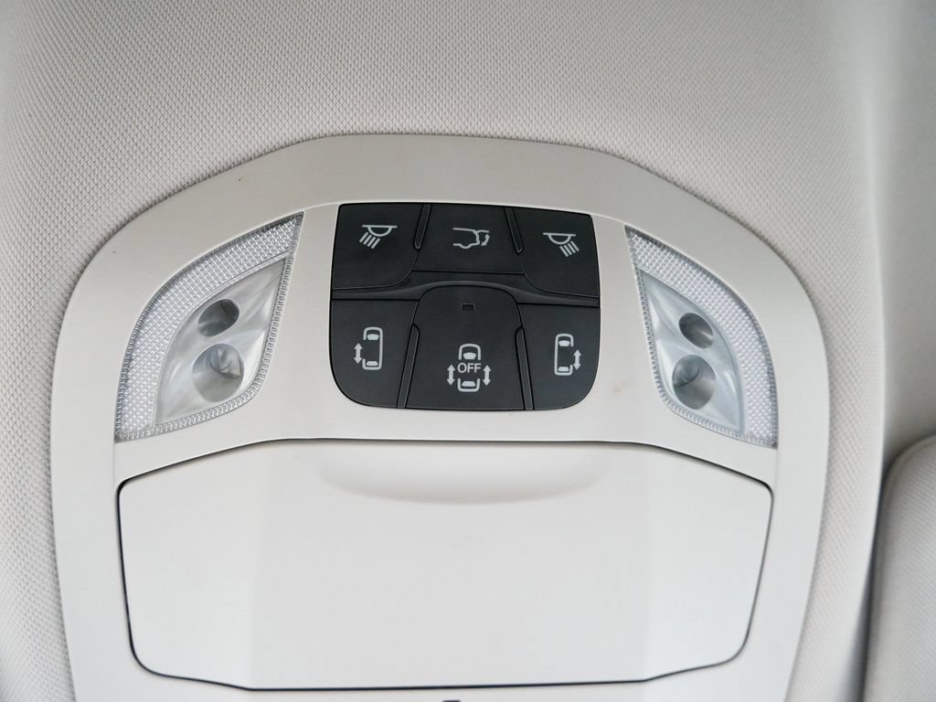 Used 2024 Chrysler Pacifica Limited FWD image 25