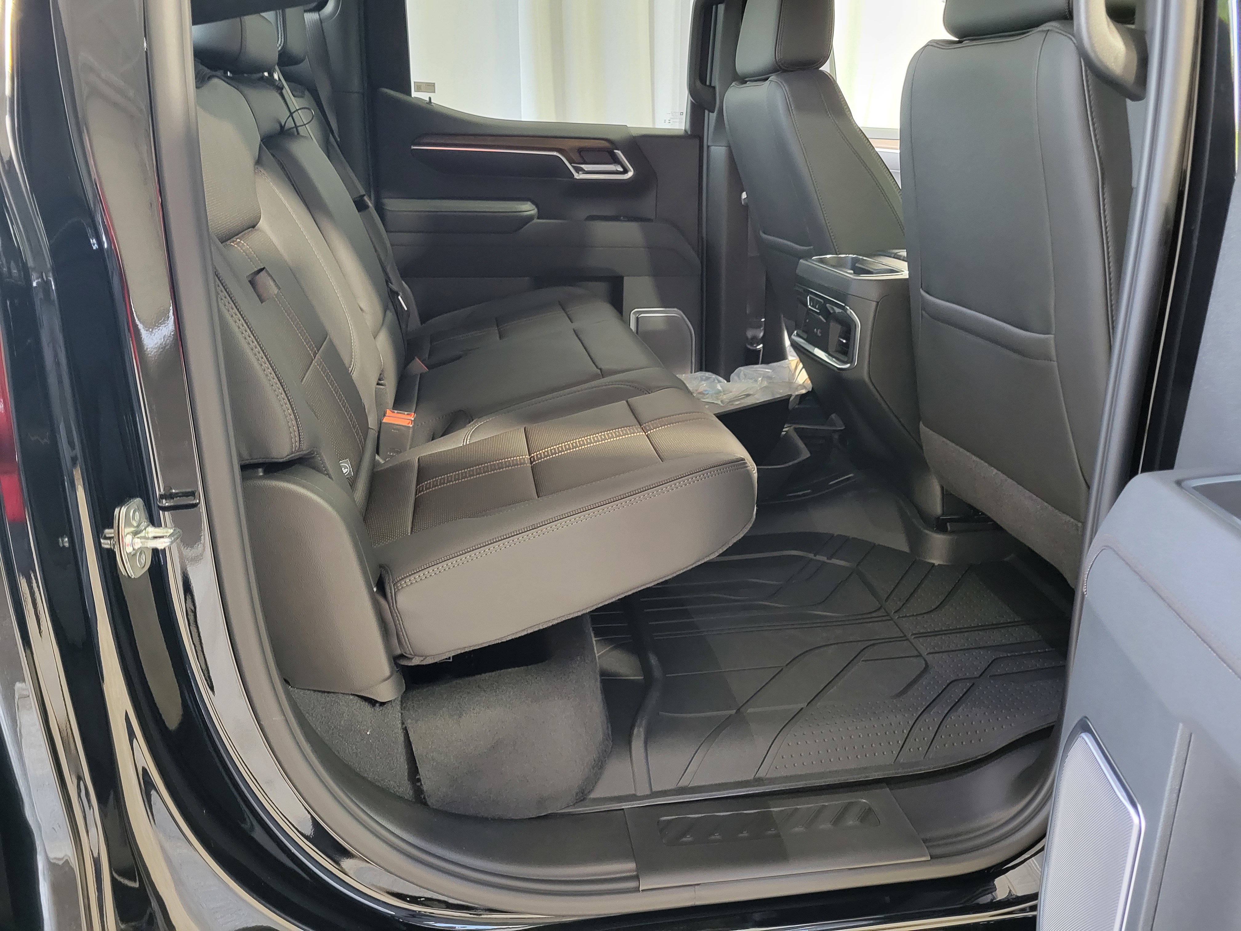 New 2026 Chevrolet Silverado 1500 High Country w/ Midnight Edition image 39