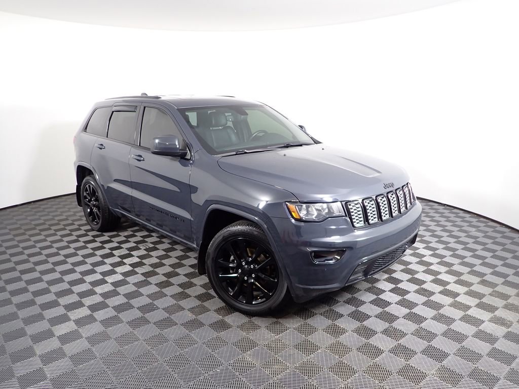 Used 2018 Jeep Grand Cherokee Altitude image 5