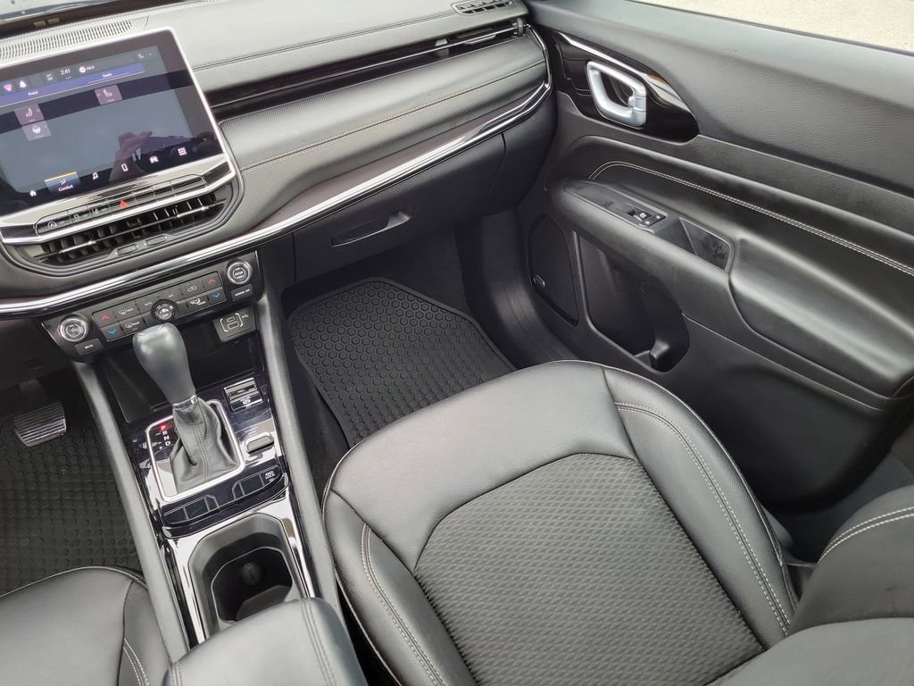 Used 2023 Jeep Compass Altitude w/ Sun and Sound Group image 16