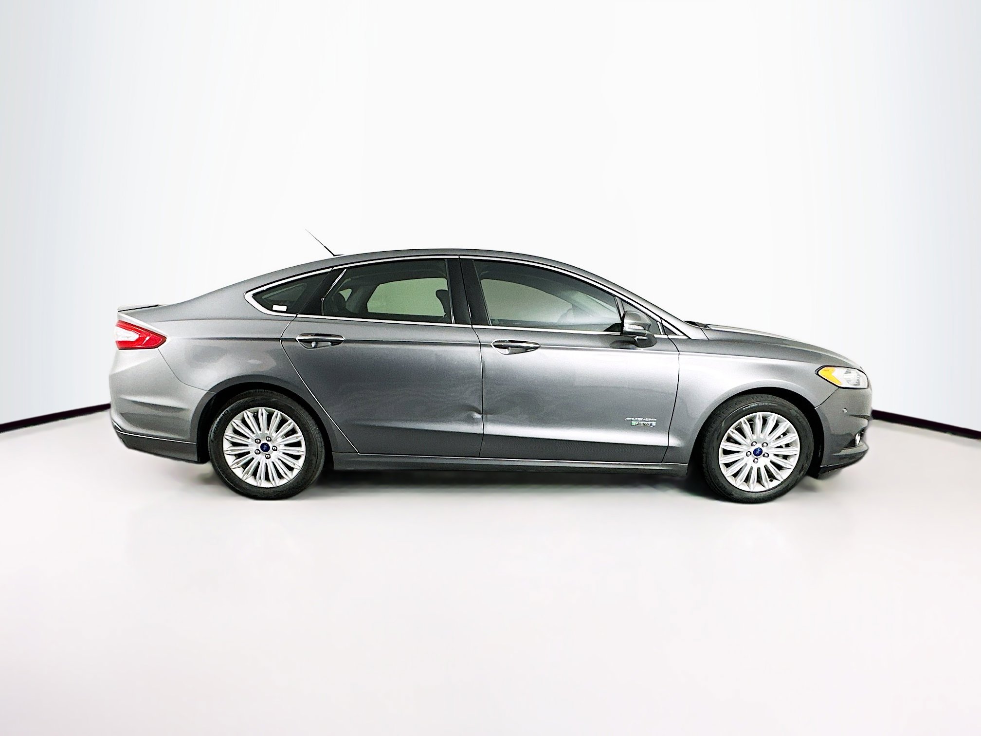 Used 2014 Ford Fusion Energi Titanium w/ Driver Assist Package FWD image 10
