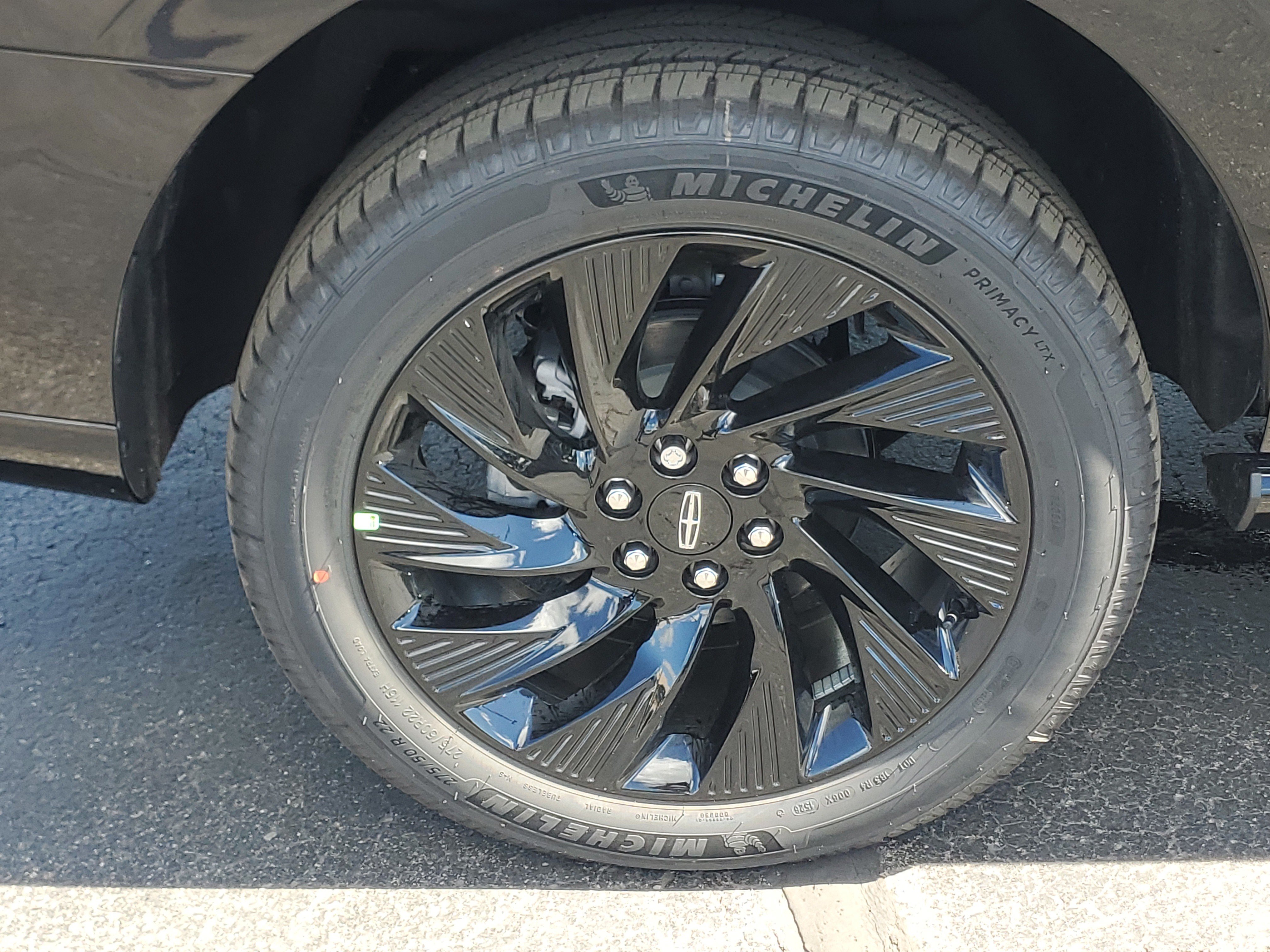 New 2026 Lincoln Navigator Reserve w/ Jet Appearance Package AWD/4WD image 5