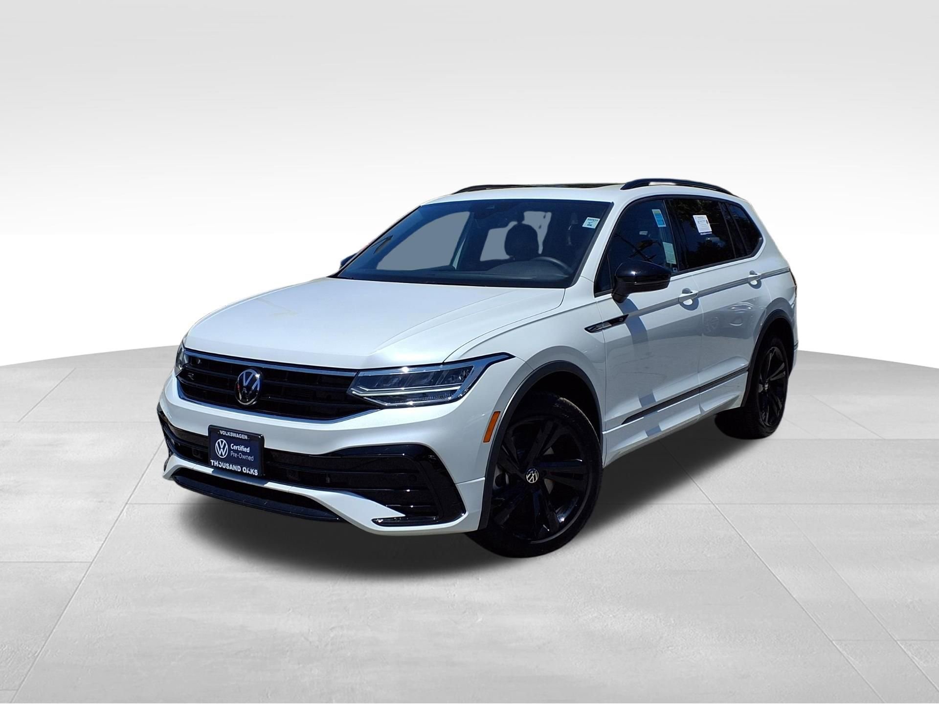 Certified 2023 Volkswagen Tiguan SE R-Line FWD image 1