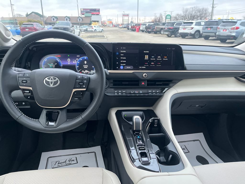 Used 2025 Toyota Crown Limited image 13