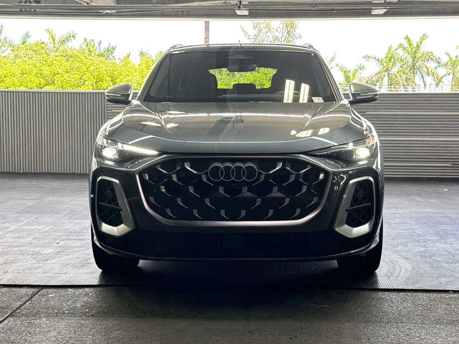 Used 2025 Audi SQ5 Premium Plus AWD/4WD image 3