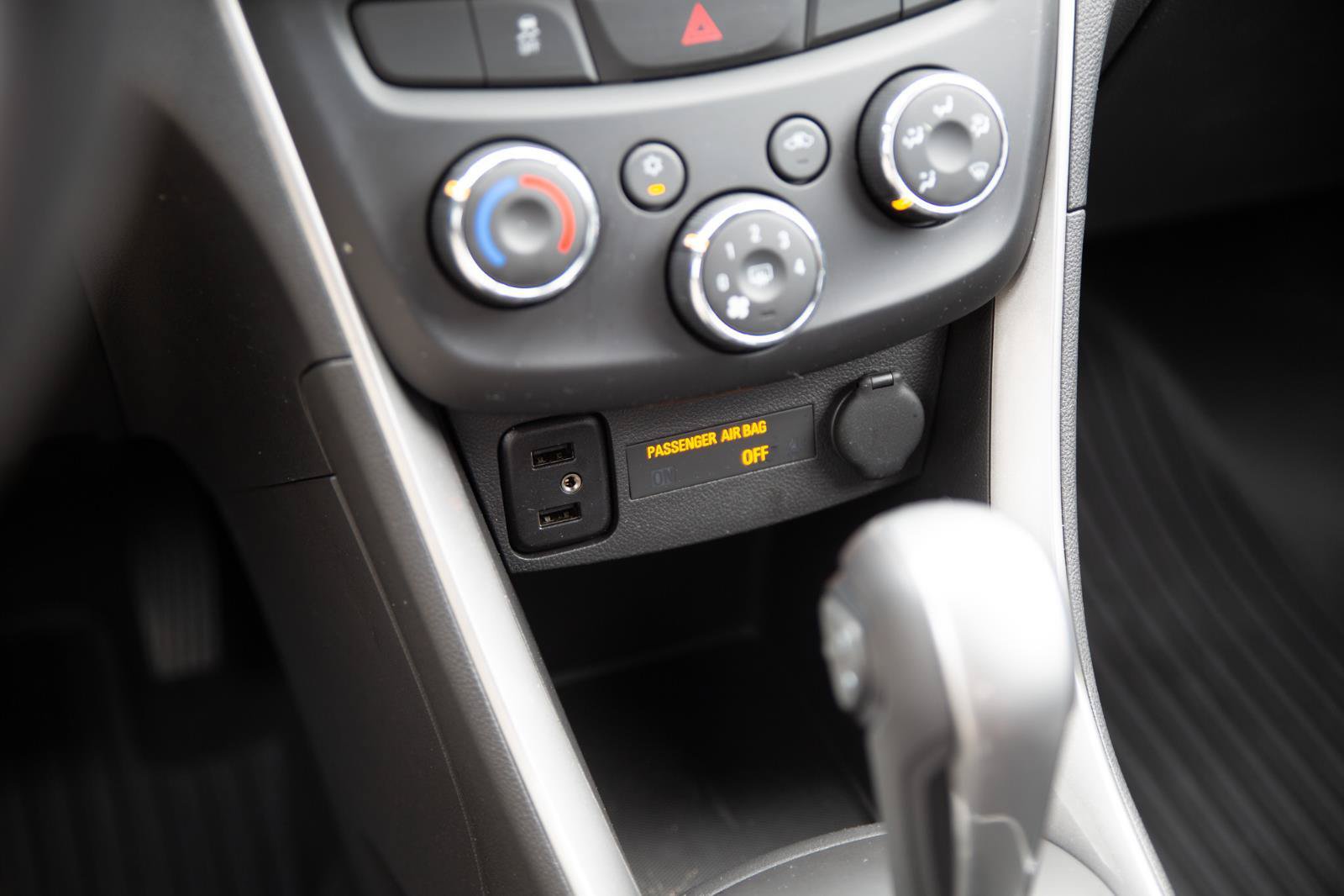 Used 2019 Chevrolet Trax LT w/ LT Convenience Package AWD/4WD image 15