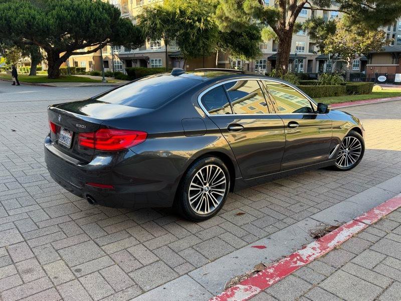 Used 2017 BMW 530i RWD image 9