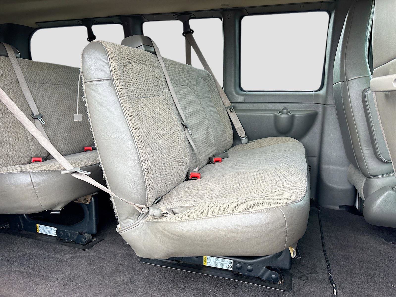 Used 2020 Chevrolet Express 3500 LT w/ LT Preferred Equipment Group RWD image 32