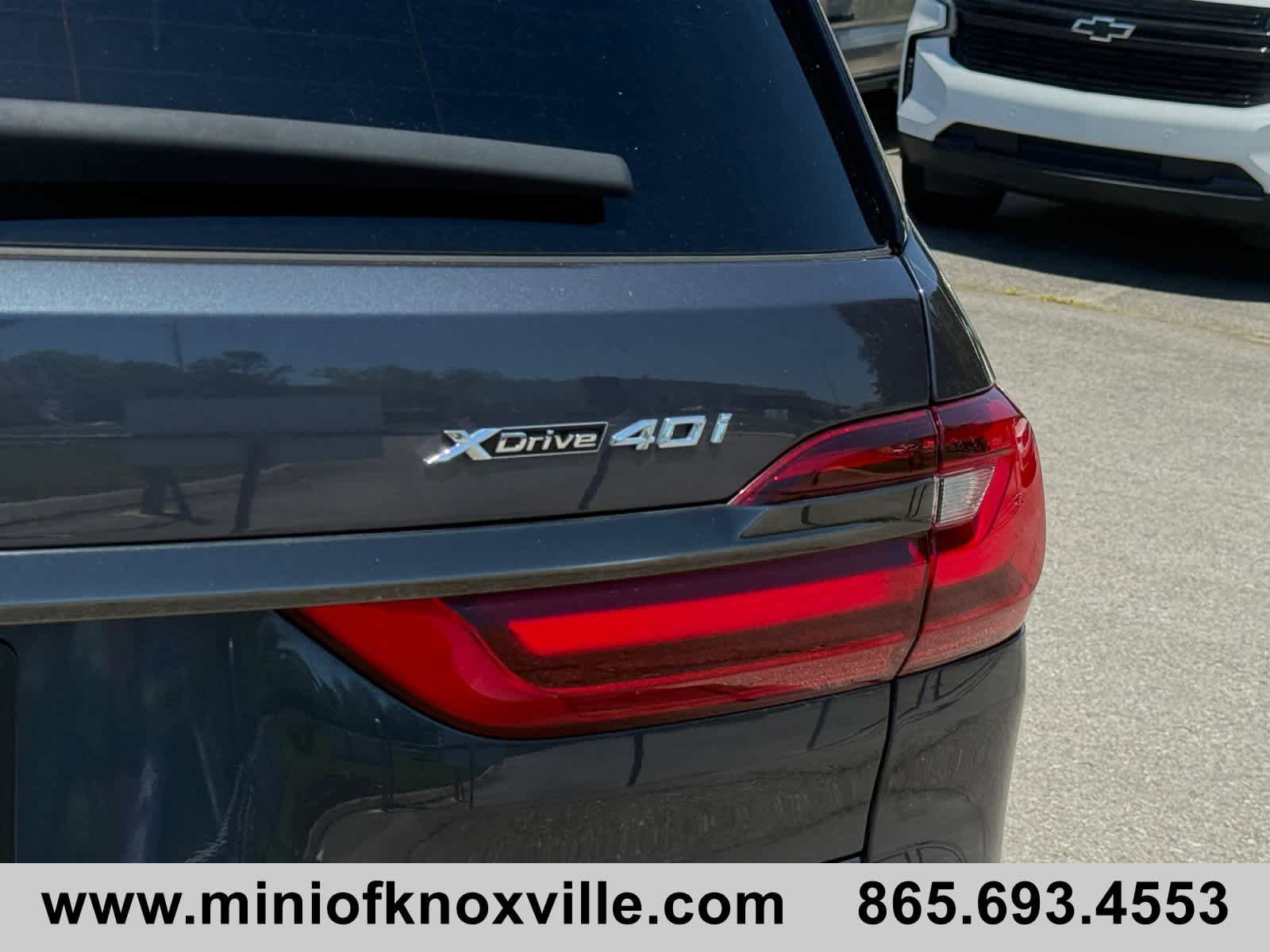 Used 2022 BMW X7 xDrive40i w/ M Sport Package AWD/4WD image 11