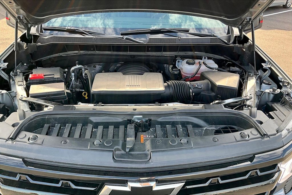 Used 2026 Chevrolet Silverado 1500 RST w/ Redline Edition AWD/4WD image 31