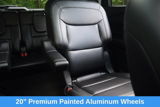 Used 2022 Ford Explorer XLT w/ Equipment Group 202A AWD/4WD image 17
