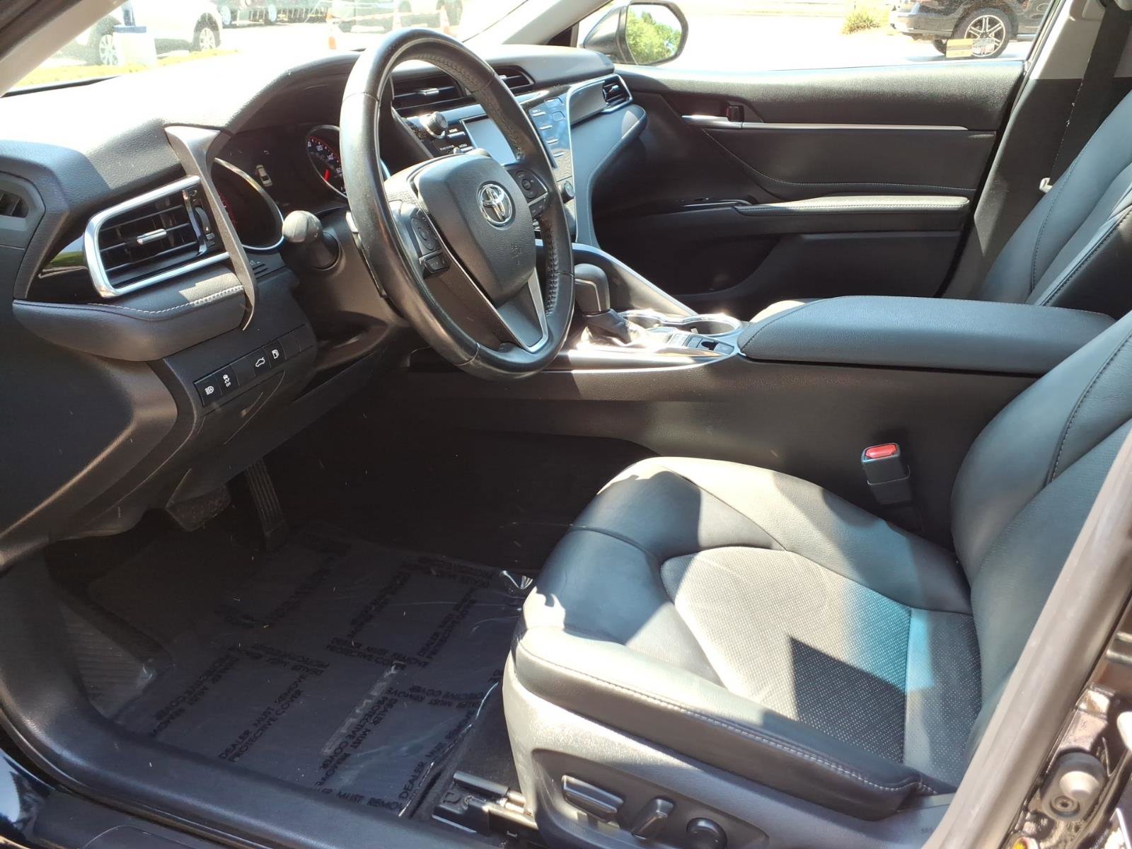 Used 2018 Toyota Camry XSE FWD image 10