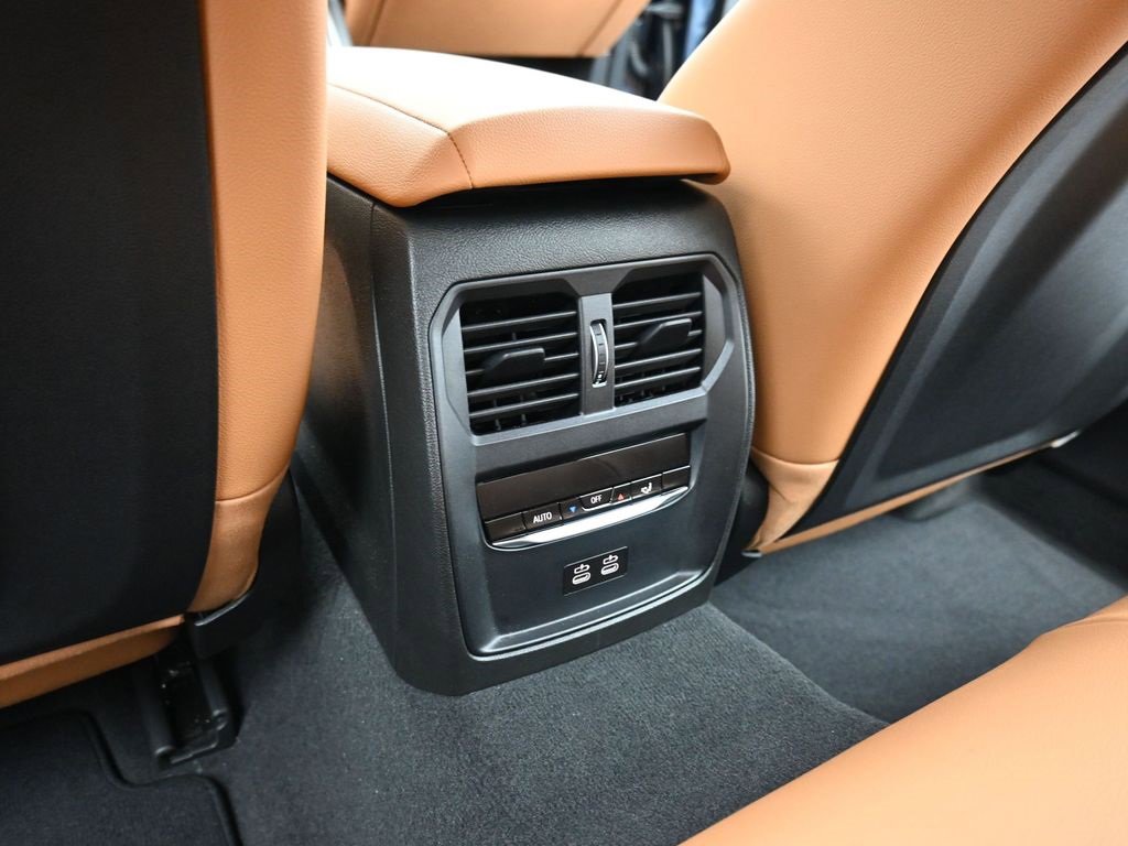 Used 2025 BMW 330i xDrive Sedan image 21