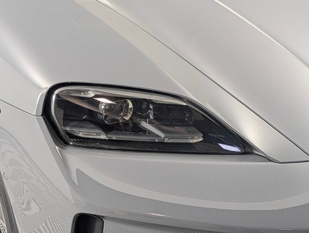 New 2026 Porsche Taycan 4S AWD/4WD image 15