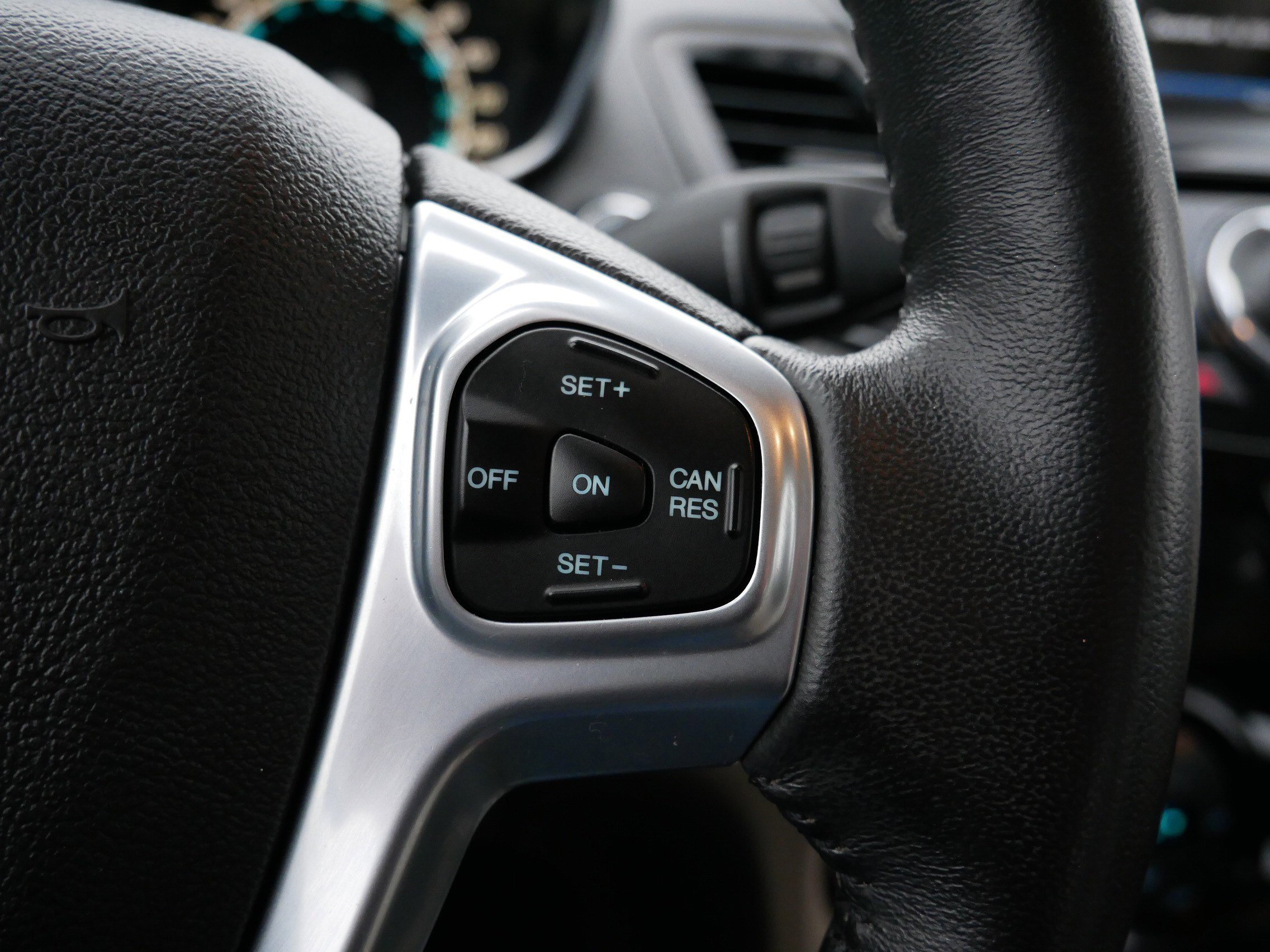 Used 2014 Ford Fiesta Titanium image 29