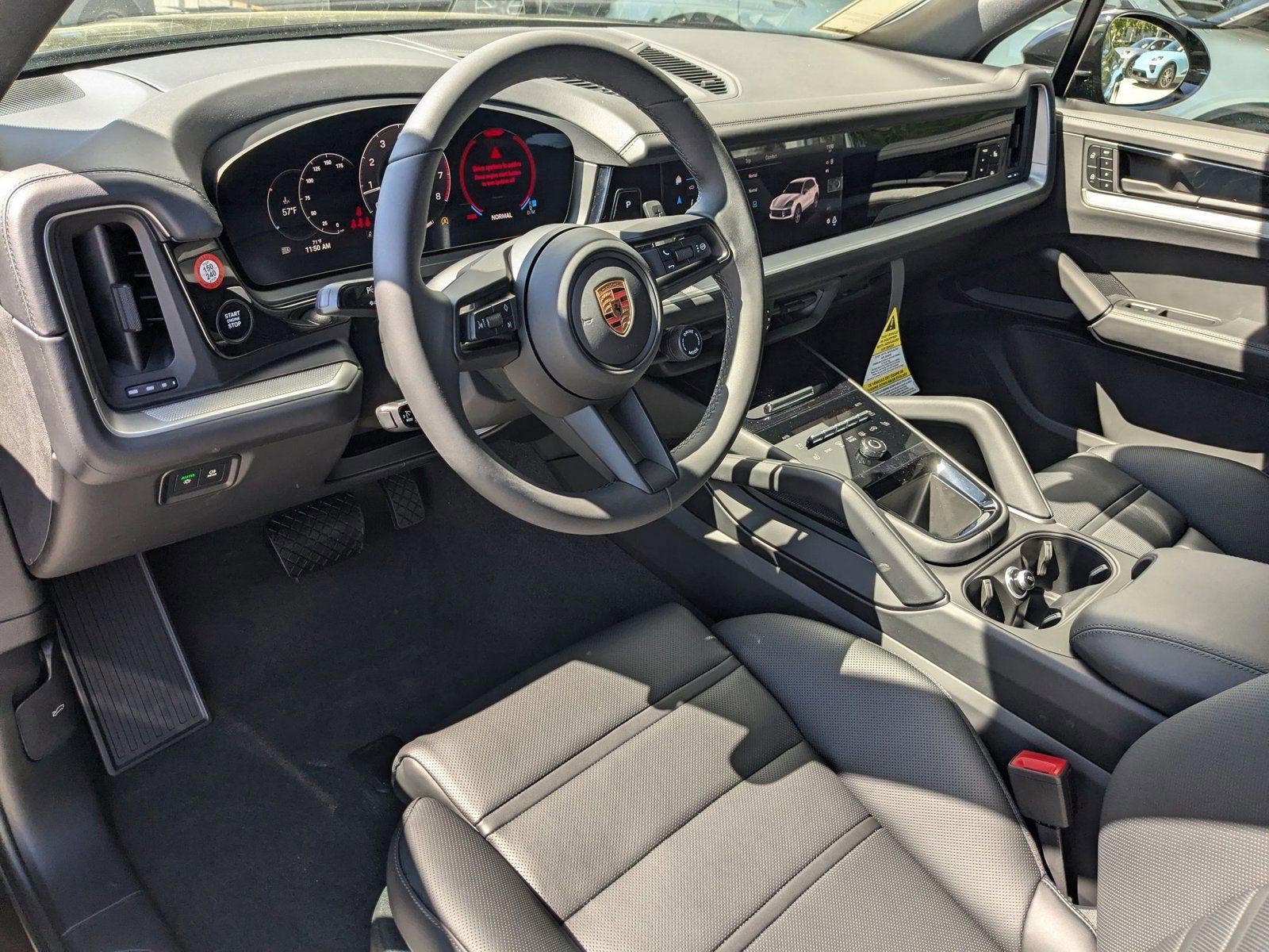 Certified 2025 Porsche Cayenne image 4