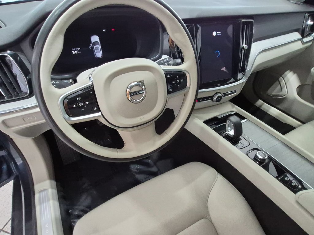 Used 2025 Volvo V60 B5 Cross Country Plus AWD/4WD image 14