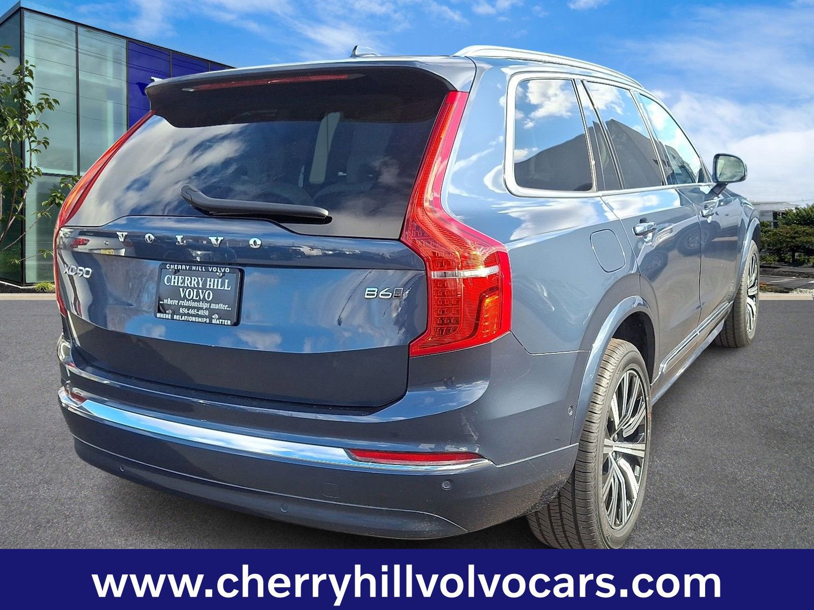 Certified 2023 Volvo XC90 B6 Plus image 7