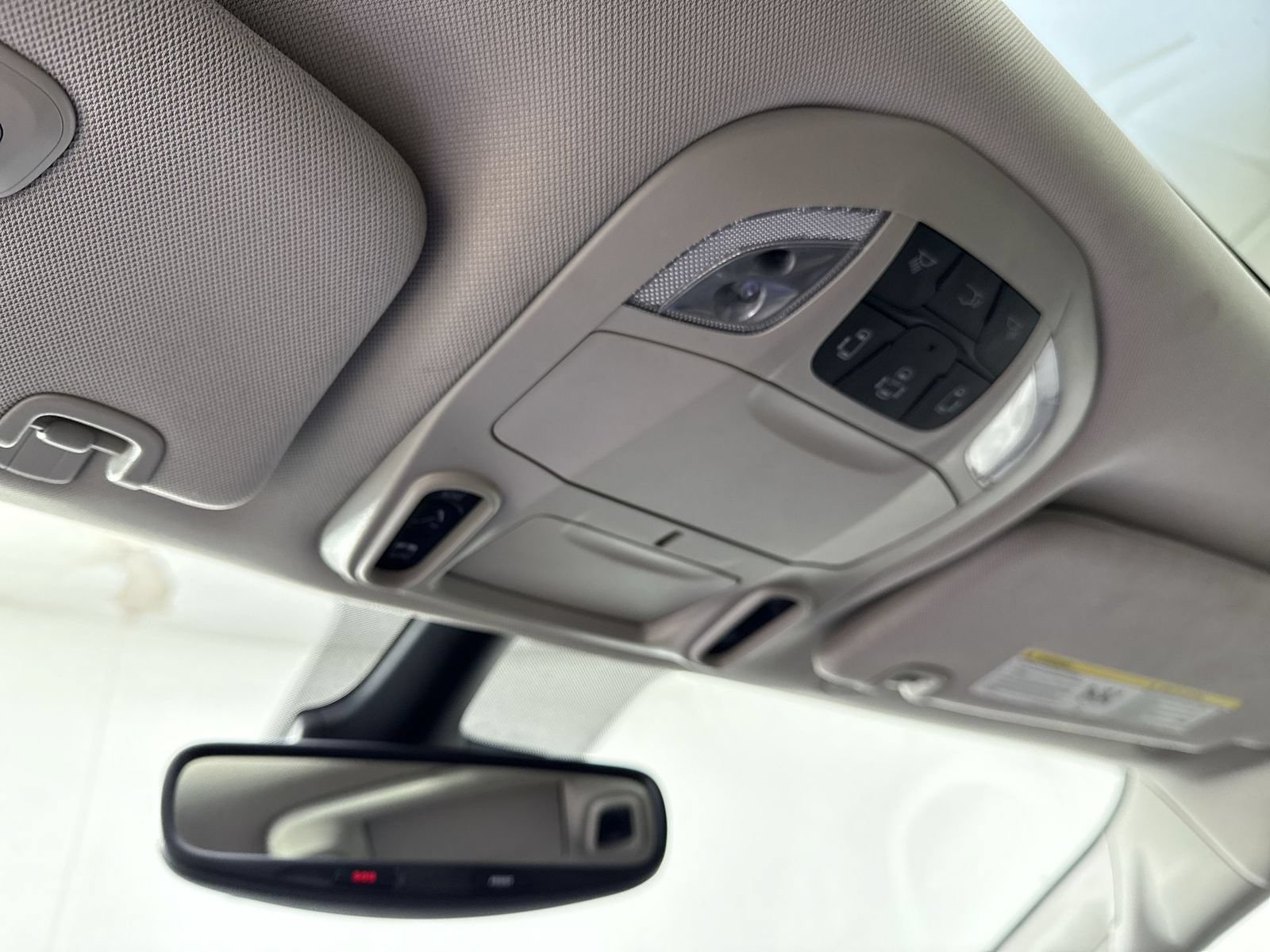 Used 2023 Chrysler Pacifica Limited FWD image 10