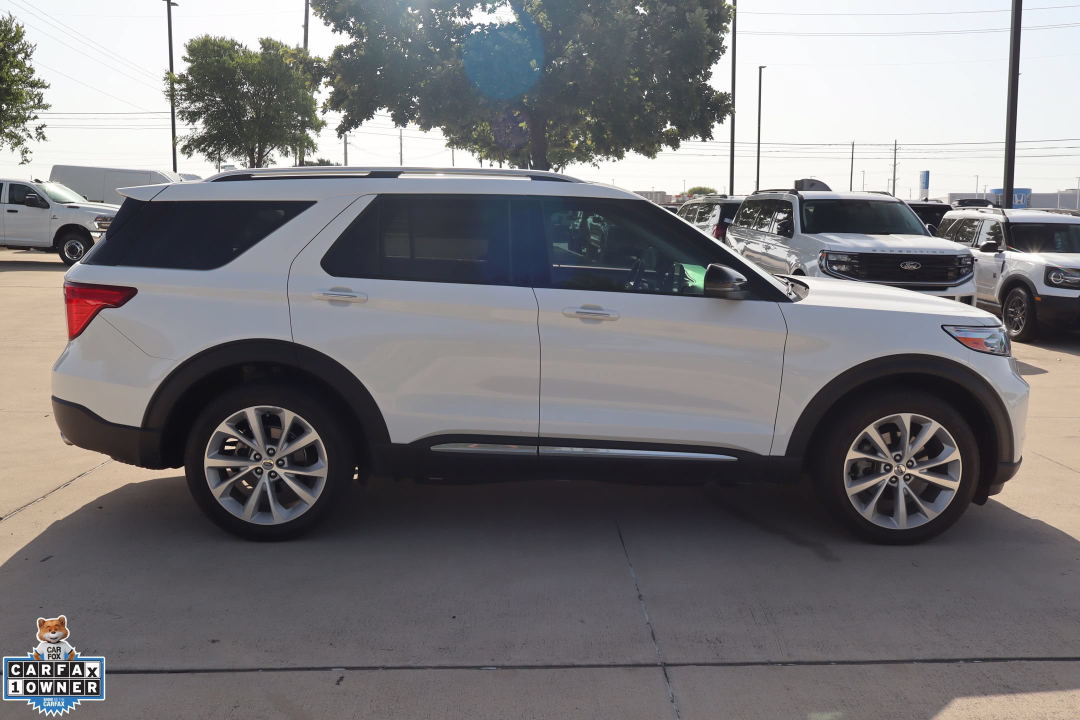 Certified 2024 Ford Explorer Platinum w/ Technology Package AWD/4WD image 2