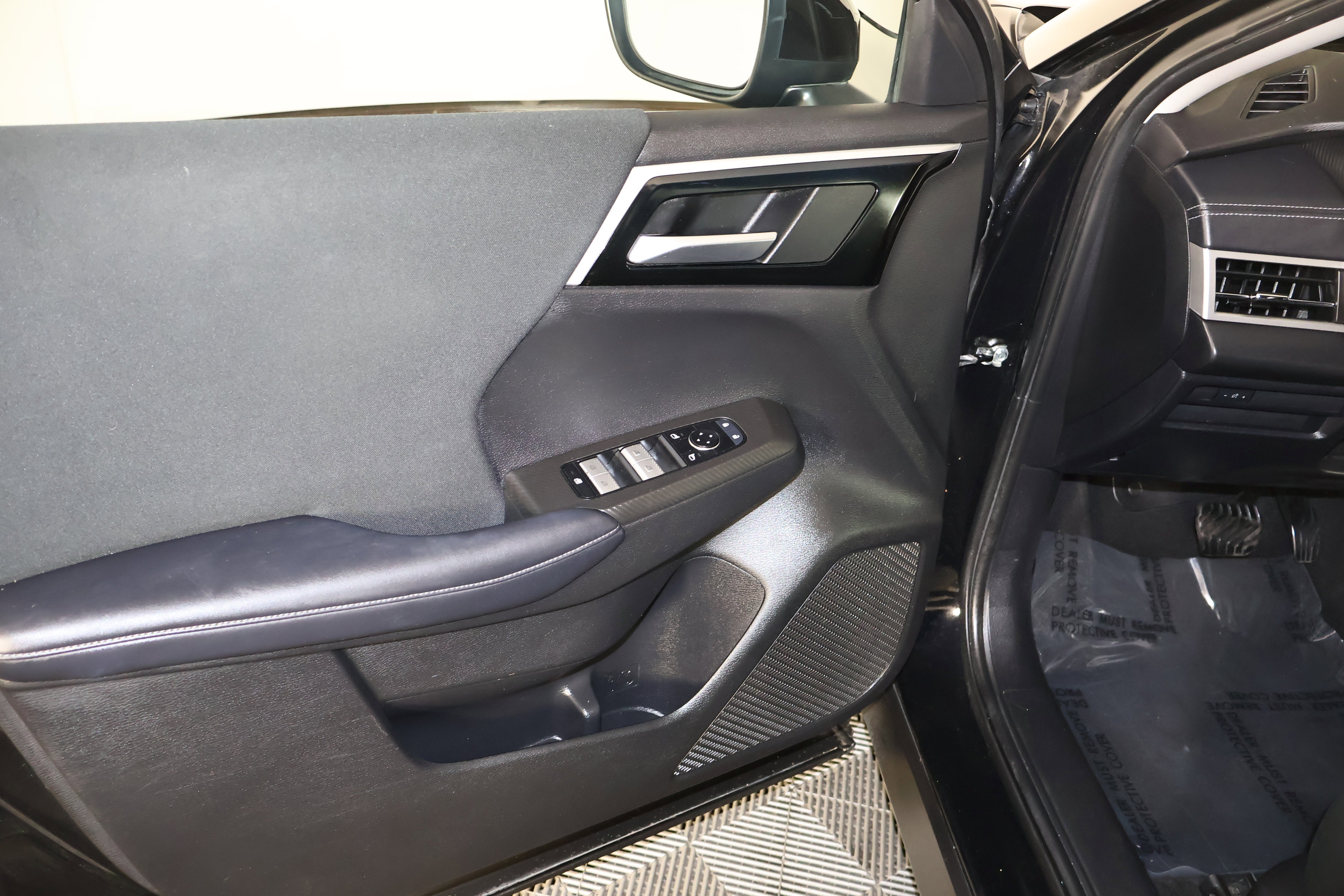 Used 2023 Mitsubishi Outlander ES AWD/4WD image 32
