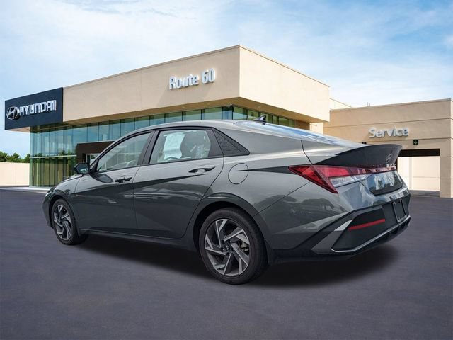 Used 2025 Hyundai Elantra Sport FWD image 6