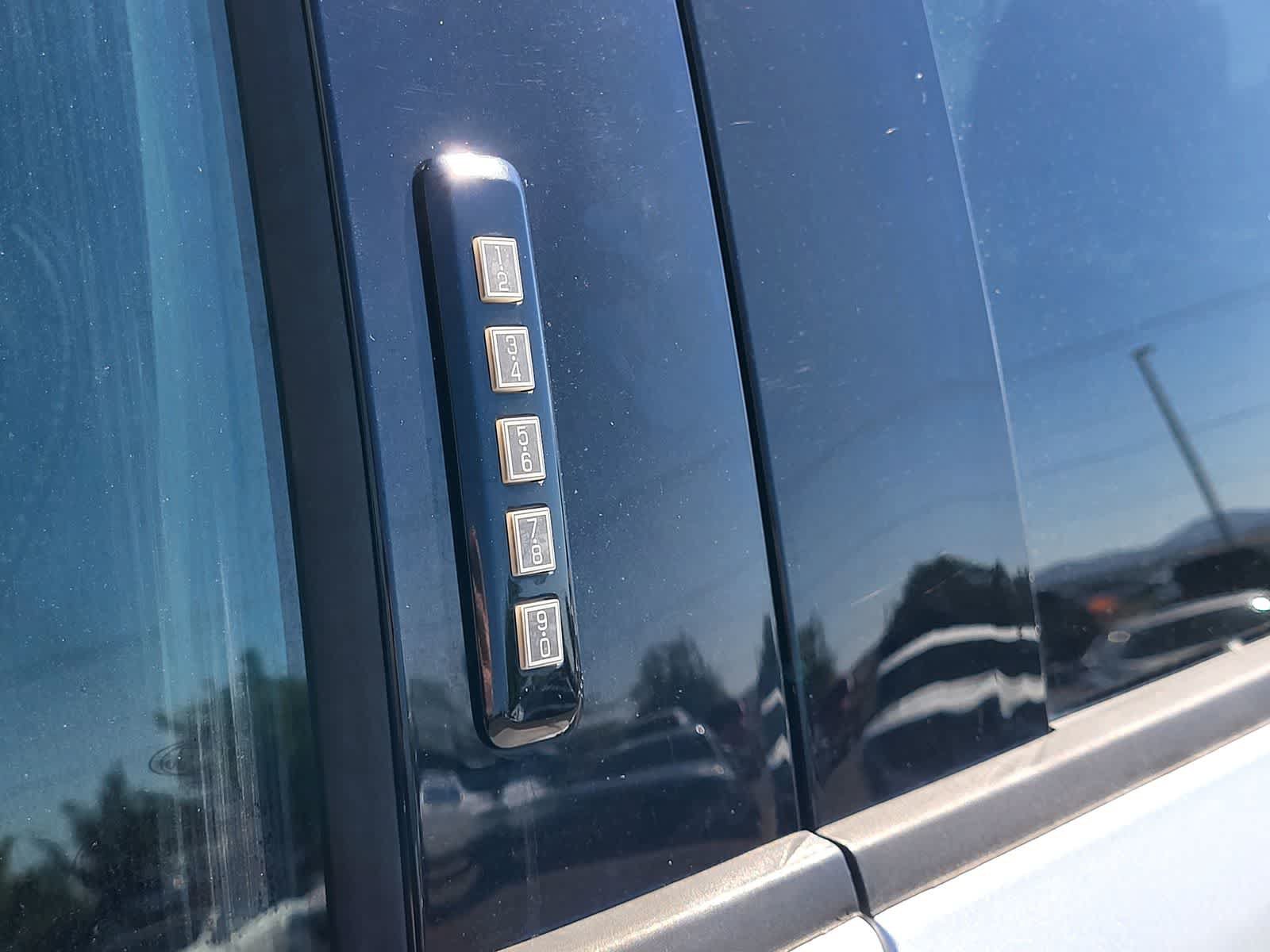 Used 2019 Ford F150 Lariat w/ Equipment Group 502A Luxury AWD/4WD image 31