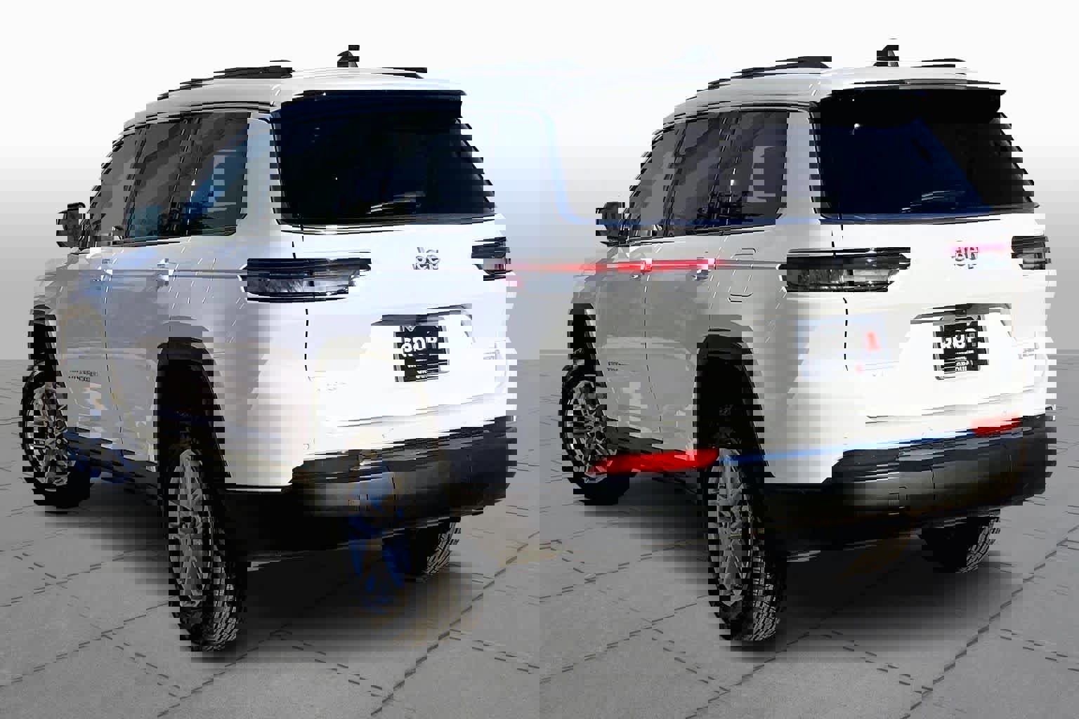 New 2025 Jeep Grand Cherokee L Laredo image 12