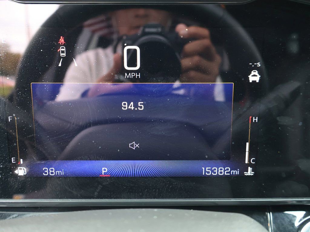 Used 2024 Chevrolet Trax RS w/ Sunroof Package image 47