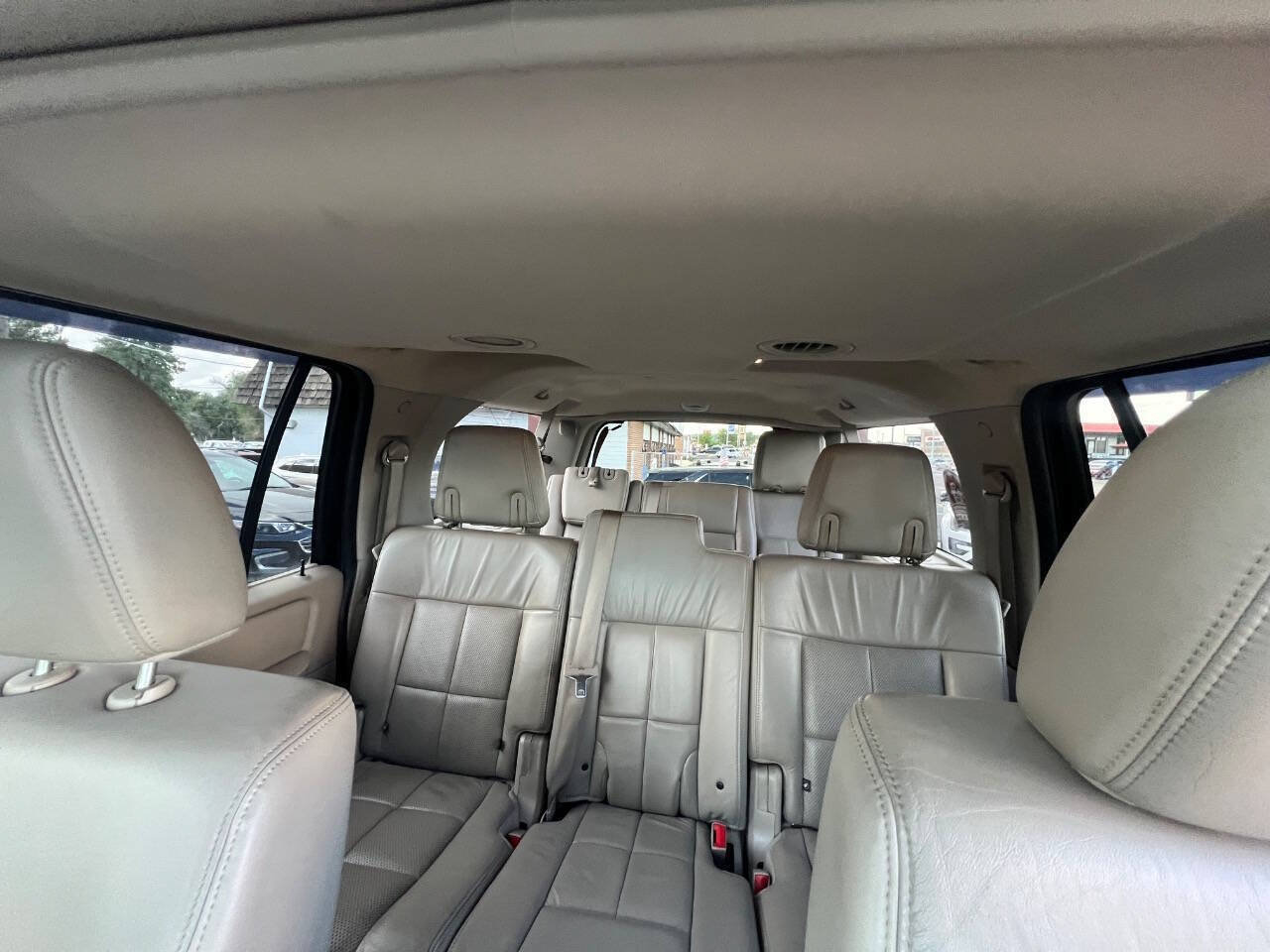 Used 2014 Lincoln Navigator L 4WD image 17
