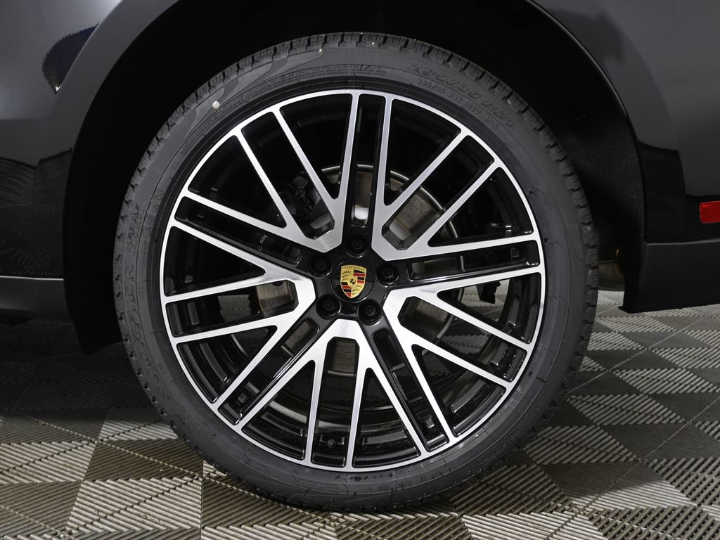 New 2026 Porsche Macan AWD/4WD image 12