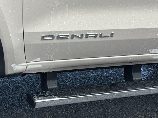 New 2026 GMC Canyon Denali w/ LPO, Black Badging Package AWD/4WD image 15