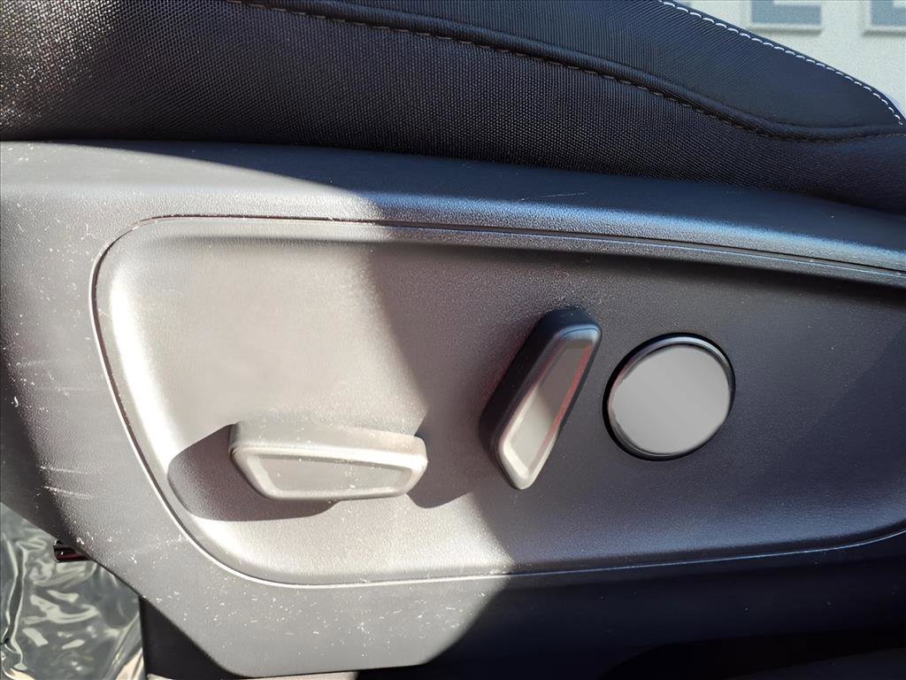 Used 2025 Ford Escape Active w/ Active Premium Tech Pack image 19