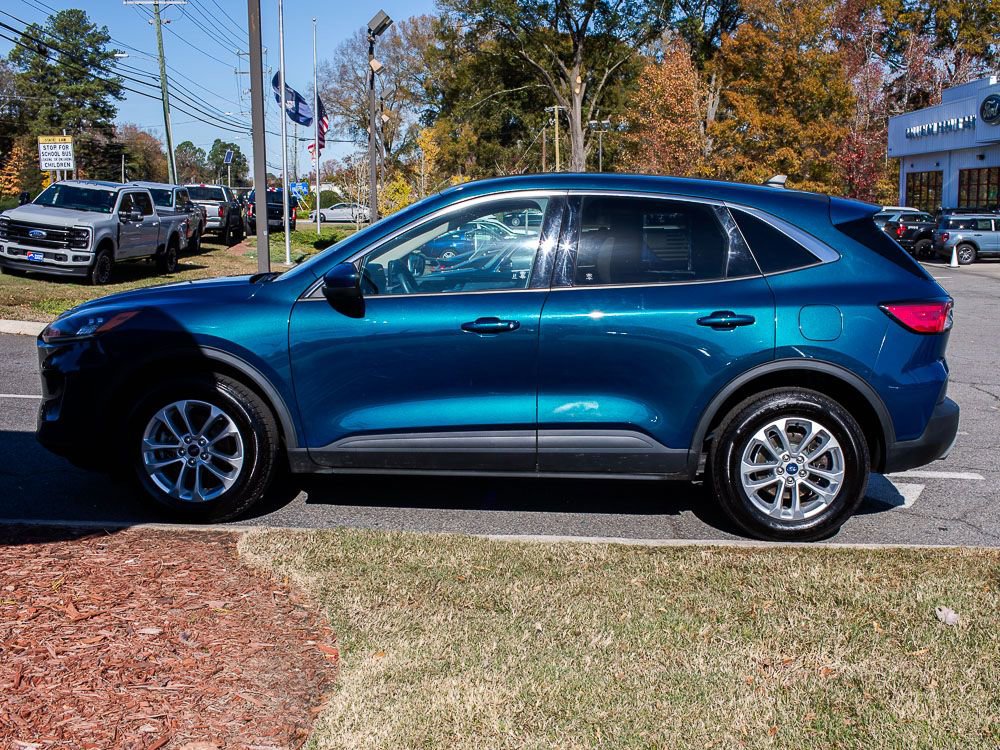 Used 2020 Ford Escape SE image 3