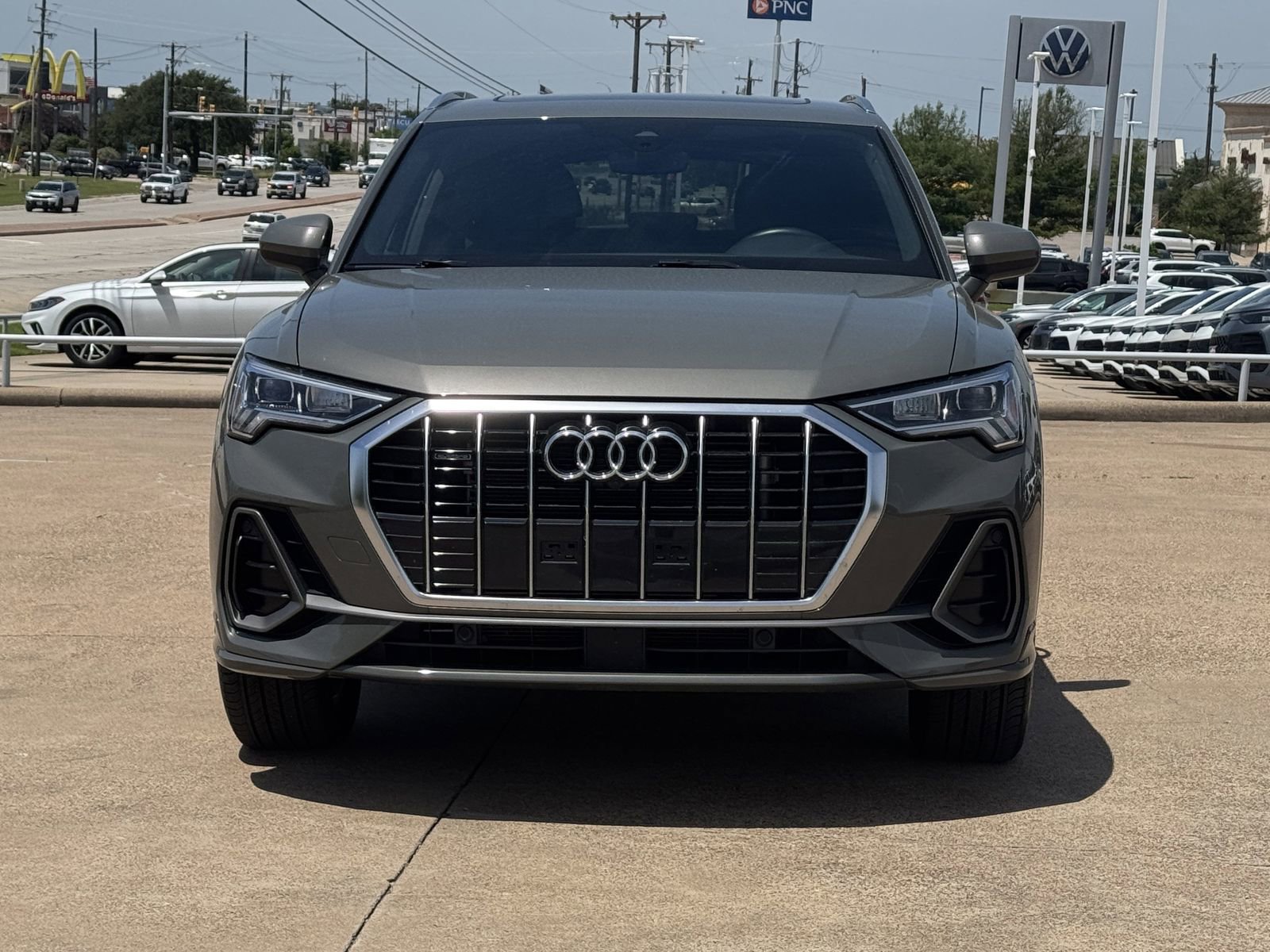 Used 2022 Audi Q3 2.0T Premium Plus w/ Premium Plus Package AWD/4WD image 10