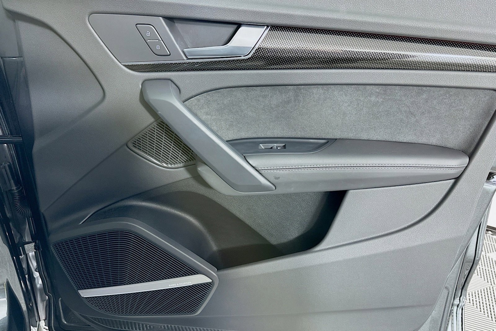 Used 2025 Audi SQ5 Premium Plus image 23