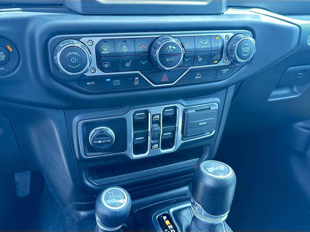 Used 2023 Jeep Wrangler Unlimited w/ Cold Weather Group AWD/4WD image 17