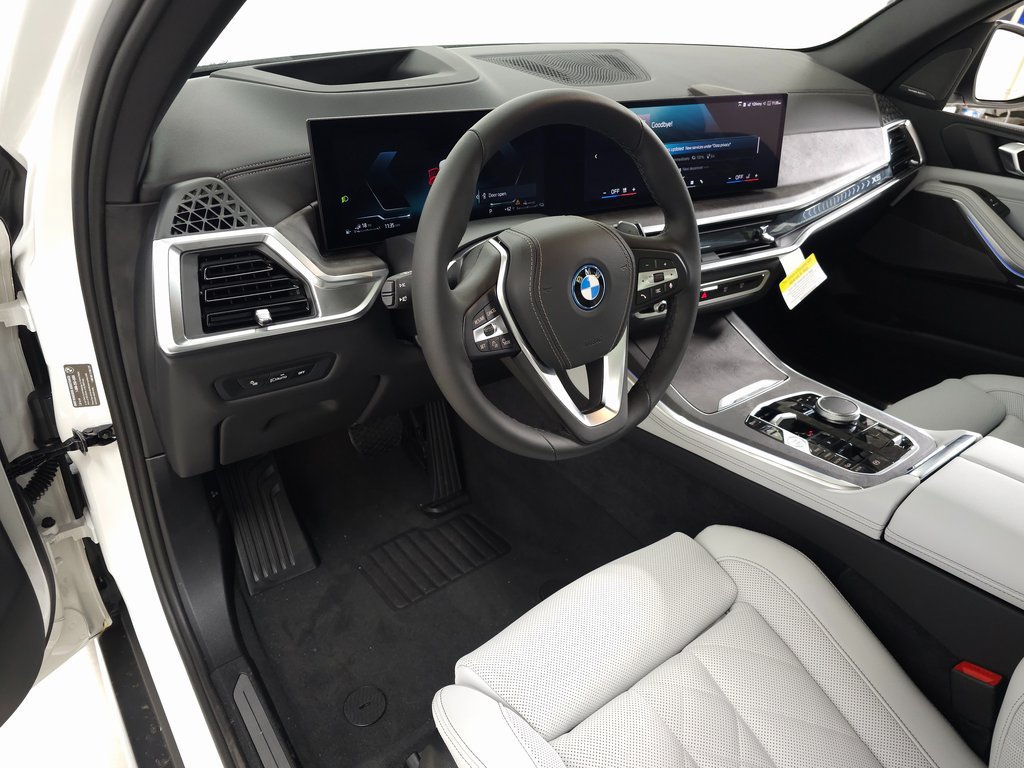 Used 2026 BMW X5 xDrive50e w/ Premium Package AWD/4WD image 16
