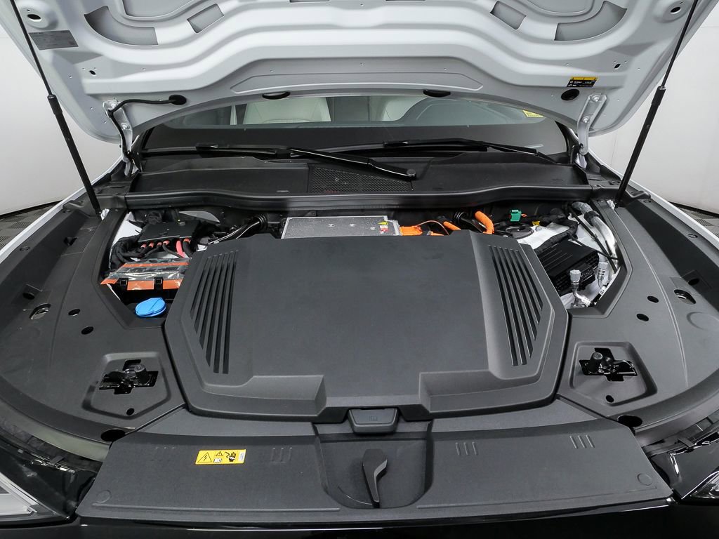 Certified 2024 Audi Q8 e-tron Premium Plus AWD/4WD image 36