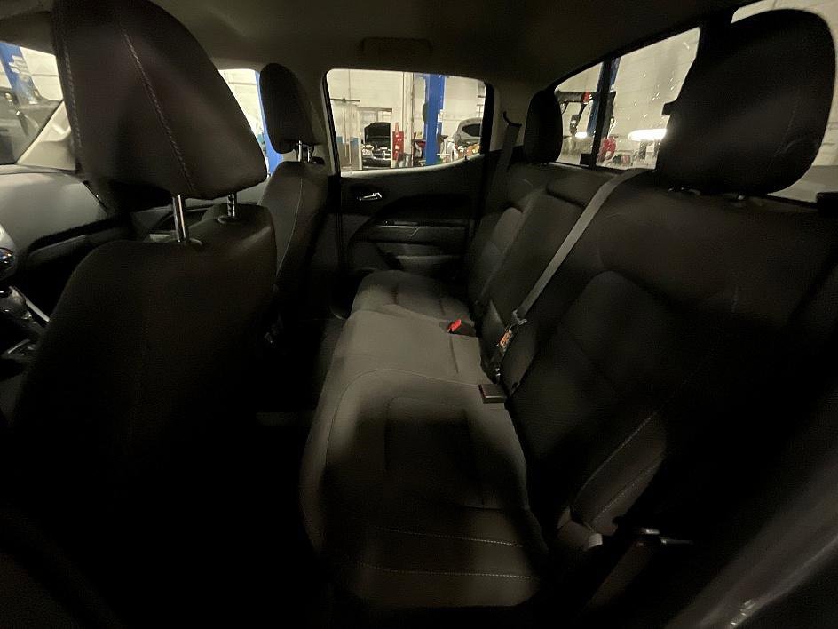 Used 2022 Chevrolet Colorado LT w/ LT Convenience Package image 26