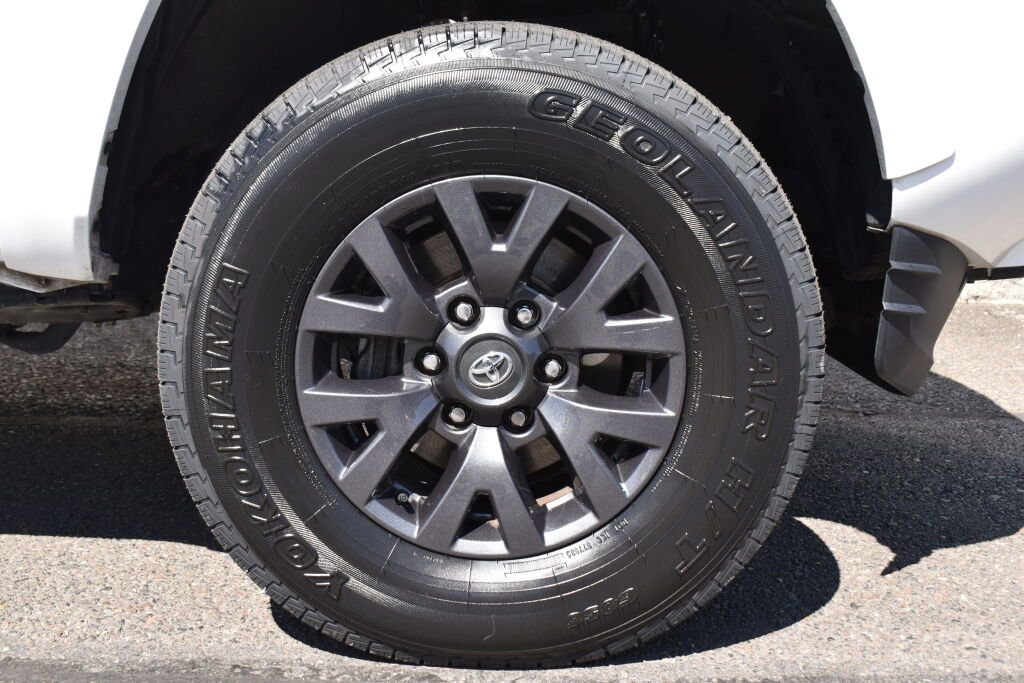 Certified 2023 Toyota Tacoma SR5 w/ Black Out Package (TMS) AWD/4WD image 24