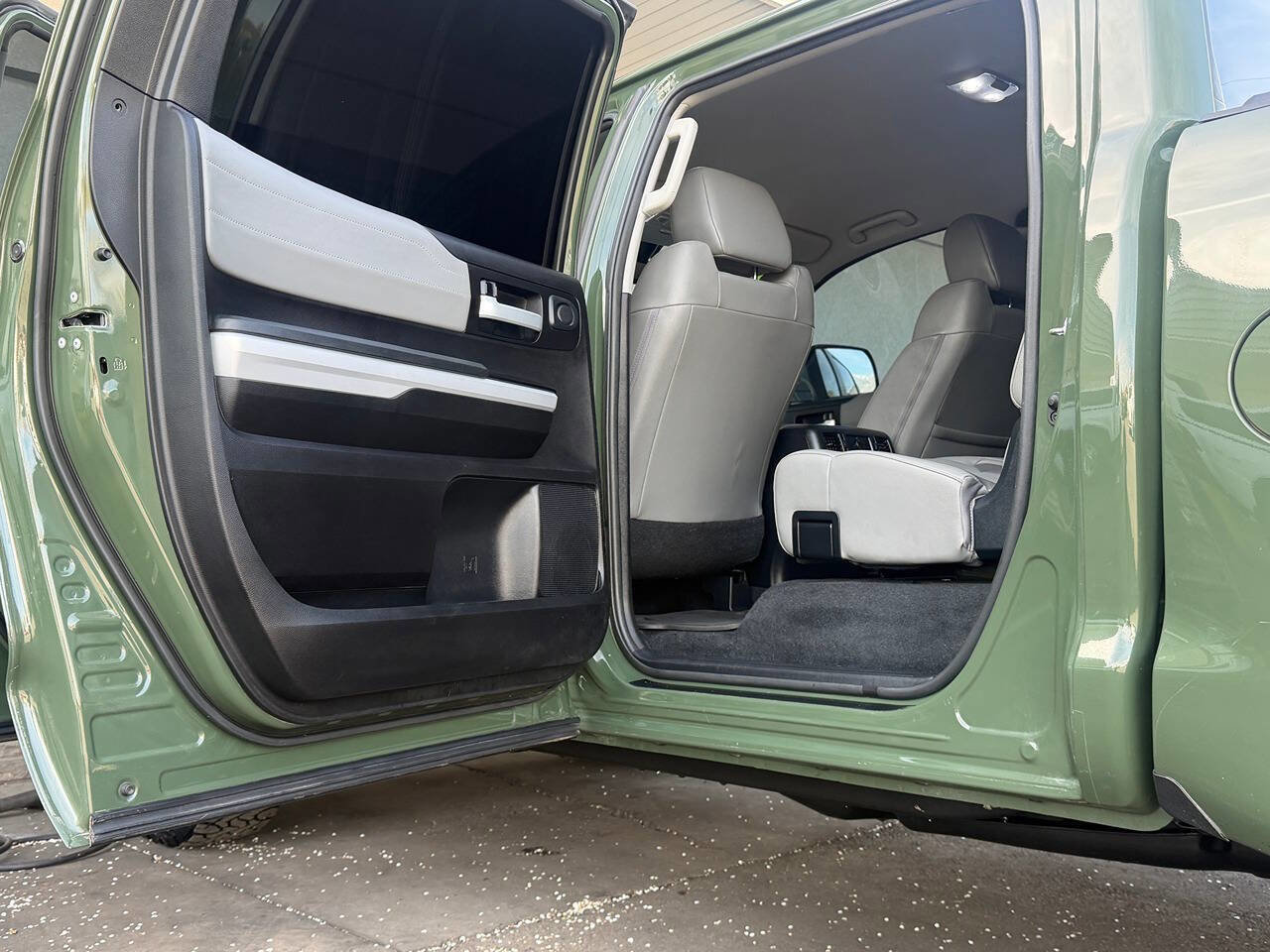 Used 2021 Toyota Tundra Limited w/ Limited Premium Package image 27