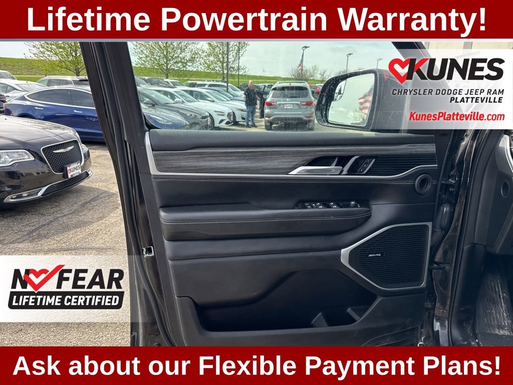 Used 2023 Jeep Wagoneer Series II AWD/4WD image 13