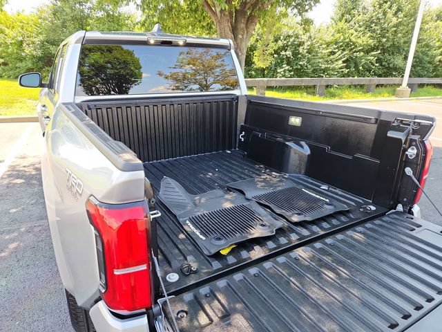 Used 2025 Toyota Tacoma TRD Sport AWD/4WD image 33